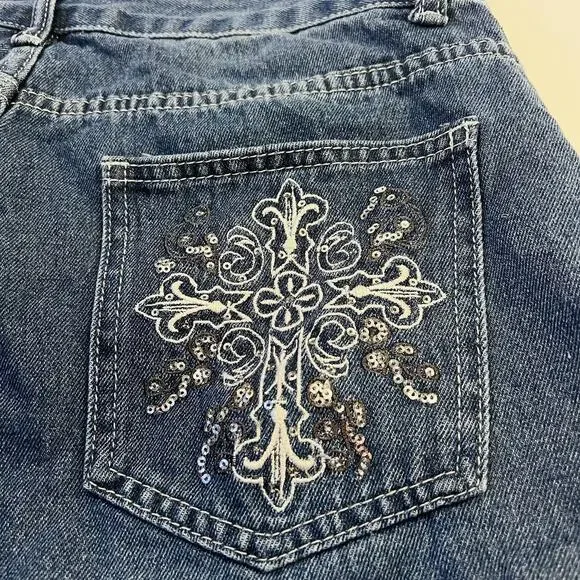 Romwe Denim Shorts With Cross Printed Design On Back Pockets Women Size XL. - Picture 3 of 4